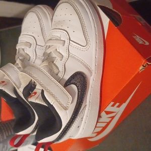 Nike Court Borough Low 2 SE (TDV) Size 9c